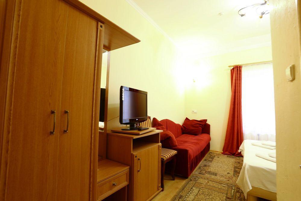 Gracia + Berehove (Transcarpathia) Exterior photo